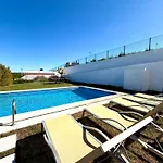 Noélia Villa *